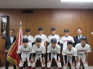 写真：表敬訪問（第35回岐阜県中学選抜軟式野球大会優勝者）