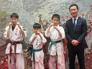 写真：表敬訪問（拳桜塾）