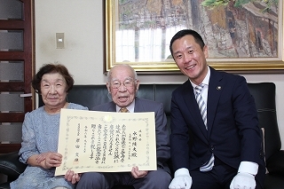 写真：100歳訪問