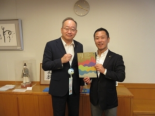 写真：訪問（春日井市長）