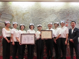 写真：表敬訪問（第47回全日本おかあさんコーラス全国大会出場者）