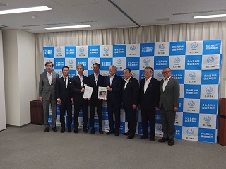 写真：令和6年度東濃西部都市間連絡道路建設推進協議会の要望活動