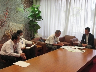 写真：多治見市シルバー人材センターから要望書受理