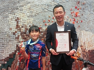 写真：表敬訪問（マウンテンバイク大会出場者）