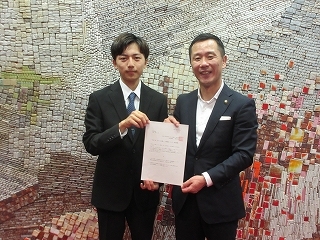 写真：令和7年多治見市はたちの集い実行委員会から要望書受理