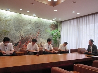 写真：面談（多治見市社会福祉協議会会長ら）