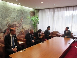 写真：面談（東濃鉄道株式会社取締役社長ら）