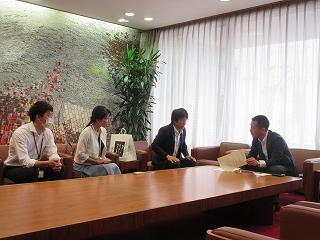 写真：面談（岐阜県清流の国推進部次長ら）