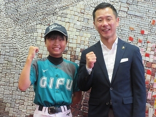 写真：表敬訪問（NPBガールズトーナメント2024全日本学童軟式野球大会出場者）