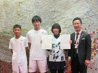 写真：表敬訪問（都道府県対抗全日本中学生ソフトテニス大会出場者）