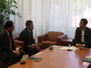 写真：面談（中部実業団陸上競技連盟理事長ら）