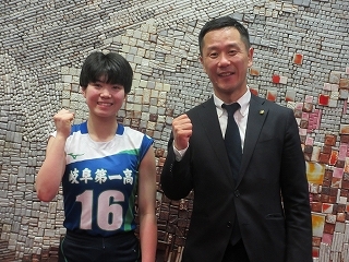 写真：表敬訪問（全国私立高等学校男女バレーボール選手権大会出場者）