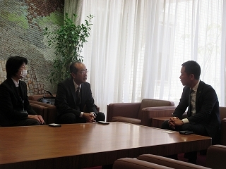 写真：面談（県立東濃特別支援学校長）