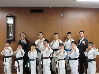 写真：表敬訪問（全日本空手道選手権大会出場者）