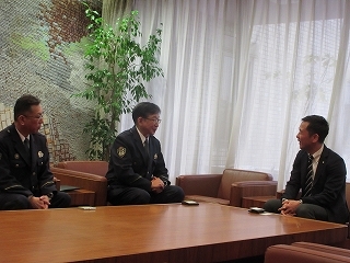写真：面談（多治見警察署長、副署長）