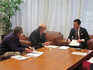写真：面談（ねもと地域力会長ら）