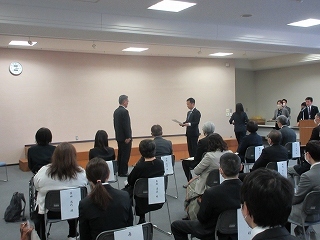 写真：退職辞令交付式