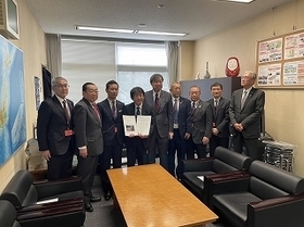 写真:東濃西部都市間連絡道路建設推進協議会の要望活動2