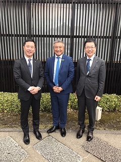 写真:面談(ZVC JAPAN代表取締役会長兼社長)