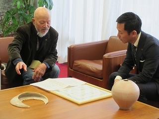 写真:面談(陶芸家 小木曽先生)
