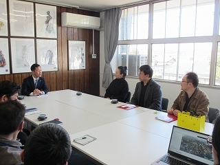 写真:面談(景徳鎮陶磁器大学教授)
