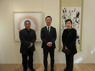 写真：洞田和雄・和園ふーふー展in多治見を視察