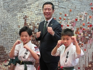 写真：表敬訪問（W.K.Oジャパンアスリートカップ出場者）