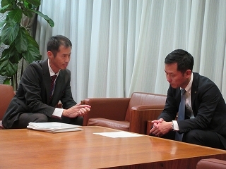 写真：面談（中部地方整備局多治見砂防国道事務所長）