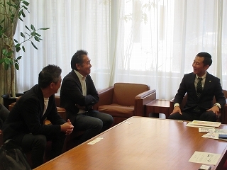 写真：面談（株式会社プラネット取締役会長）