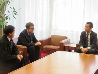 写真：面談（多治見市制記念花火大会実行委員会長ら）