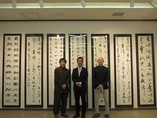 写真：蕩墨書道會展視察