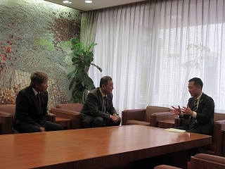 写真：面談（多治見市消防団長ら）