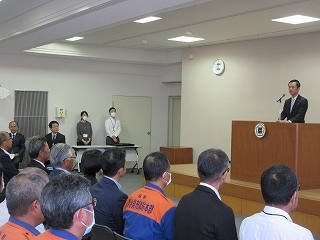 写真：新副市長、教育長の就任式、辞令交付式