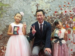 写真：表敬訪問（ジュニアクラシック音楽コンクール入賞者）