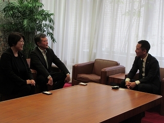 写真：面談（野村證券岐阜支店長）