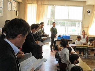 写真：学級経営研究発表会視察
