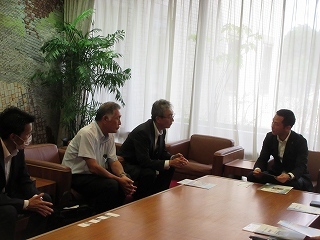 写真：面談（岐阜県建設研究センター理事長）
