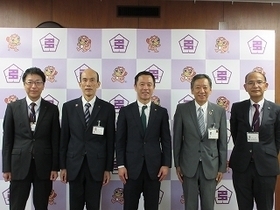 写真：多治見市副市長、教育長の事務引継式、退任式2