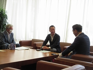 写真：面談（株式会社セネック）