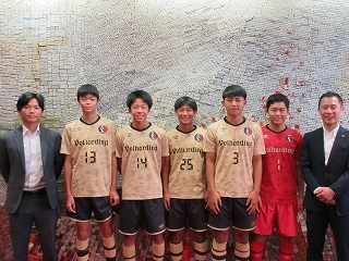 写真：表敬訪問（日本クラブユースサッカー選手権(U-15)全国大会出場者）