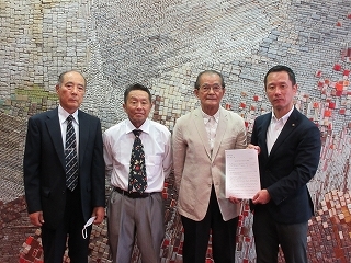 写真：多治見市腎友会から要望書受領