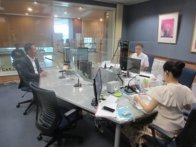 写真：ラジオ生出演