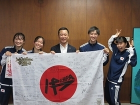 写真：表敬訪問（ダブルダッチ世界大会出場者）2