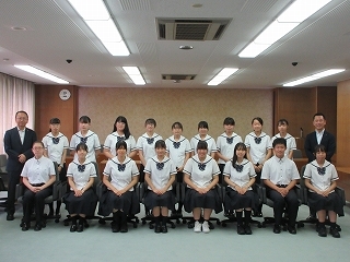 写真：表敬訪問（第47回全国高校総合文化祭出場者）