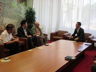 写真：面談（中野倉庫運輸株式会社）