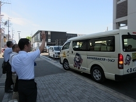 写真：岩倉市保育園送迎ステーション視察1