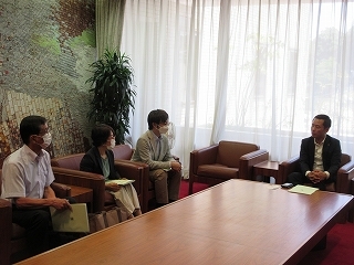 写真：面談（多治見市子どもの権利擁護委員）