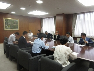 写真：面談（核融合科学研究所長ら）