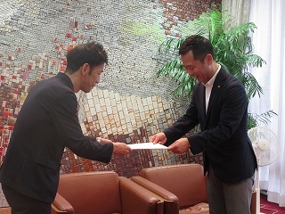 写真：孤立死ゼロ虐待死ゼロのまち協力隊感謝状授与