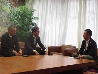 写真：面談（おりべネットワーク）